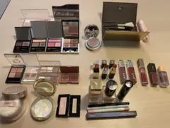 【9/18最終日特価！】コスメ32点まとめ売り　アイシャドウ リップスティック等
