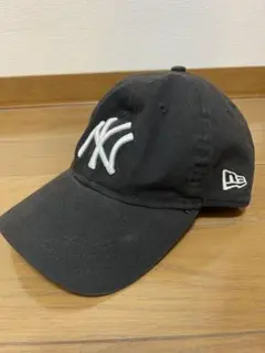 NY ヤンキースキャップ ブラック MoMA Edition