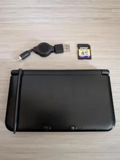 ニンテンドー3DSLL　ブラック　充電ケーブル　タッチペン　SDカード