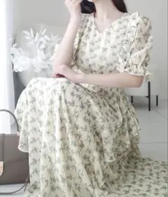 【mily bilet】花柄サイドフリルVネックシアーワンピース(きれいめ)