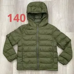 ユニクロ　UNIQLO  ライトウォームパデットパーカー 140