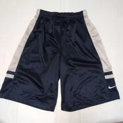 140〜150★NIKE ナイキ★ロゴマーク刺繍！ハーフパンツ★
