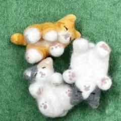 羊毛フェルトブローチ・３匹の猫