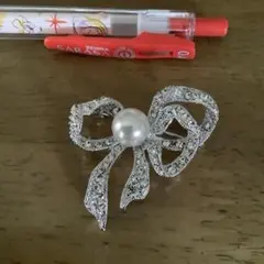 リボン　ブローチ