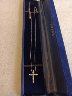 Michele クロス型ネックレス