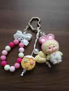 うさぎ着ぐるみ モンチッチ付き スマホストラップ チャーム