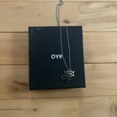 OY ネックレス ロゴチャーム