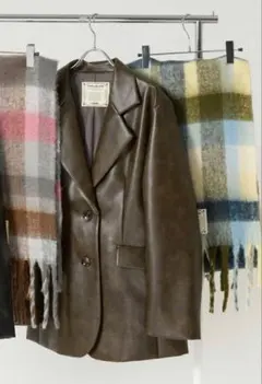 Tina jojun 中綿入りフェイクレザージャケット カーキブラウン