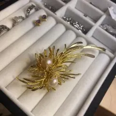 【美品】真珠とゴールドのブローチ