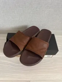 【美品】UGG ブラウン スライドサンダルのサムネイル