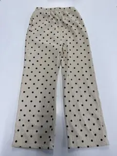 ベージュのドット柄パンツ