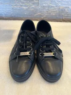GUCCI ブラックレザー スニーカー