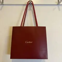サプライズに最適！カルティエのショッパー