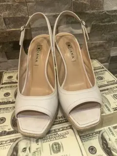 DIANA ホワイト スリングバックサンダル