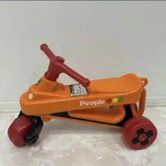 people ピープル　キッズミニバイク　三輪車　公園　レーサー　乗り物 足けりのサムネイル
