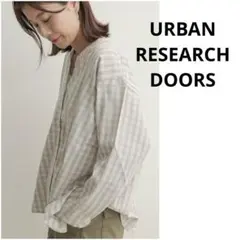URBAN RESEARCH DOORS ギンガムフレアブラウスのサムネイル