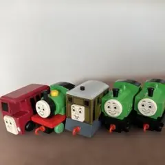 トーマス 木製列車　5体