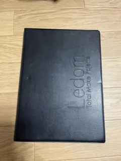Ledom Total Make Palette メイクパレットのサムネイル