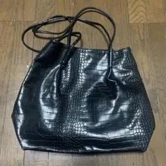クロコダイル調 ショルダーバッグ ブラック しまむら