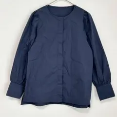 【美品】ドゥクラッセ ノーカラー 比翼ブラウス ボリューム袖 ネイビー S 長袖のサムネイル