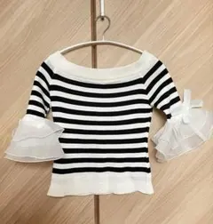 オフショルフリルトップス