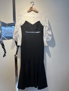 JUSGLITTYカットアウトデザイン ワンピース