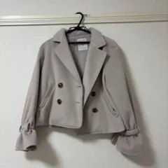 薄いベージュダブルブレスト テーラードジャケット