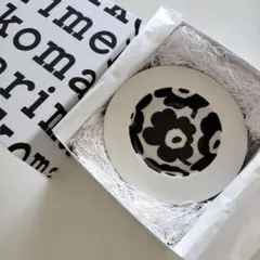新品☆未使用 marimekko プレート二枚セット ホワイト／ウォーム