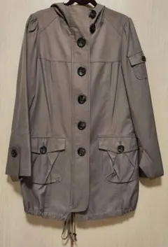 フード付きマウンテンパーカー　アウター　コート