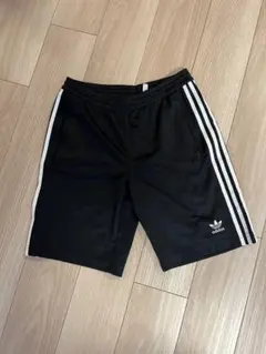 adidas originals ハーフパンツ　アディダス