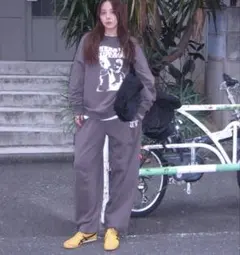 ACLENT グラフィックルーズスウェット　ダークグレー　セットアップ