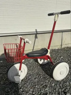 無印良品　三輪車　赤　蛇取り棒付き　カゴ付きのサムネイル