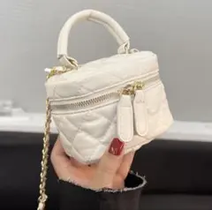 SHEIN キルティング　白　ショルダーバッグ