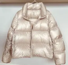 UNIQLOウルトラライト ダウンシャイニー ボリュームジャケット オフホワイト