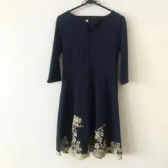 ワンピース ネイビー 刺繍入り Aラインワンピース