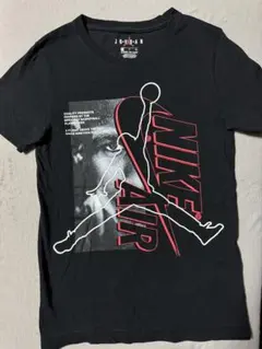 NIKE JORDANブラック Tシャツ 130cm