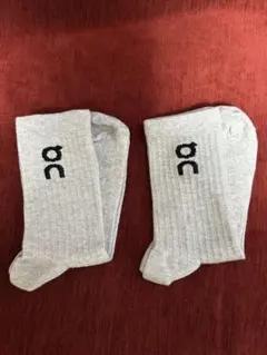 【オン】Logo Sock Highユニセックス　シルバー計2足(新品•未使用)のサムネイル