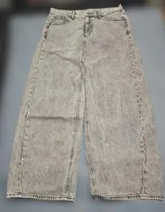 グレー ワイドレッグデニム