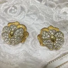 Monet フローラル イヤリング　ヴィンテージ　コスチュームジュエリー