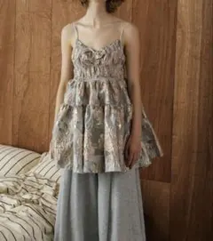 Acka flower lace gather tops beige - メルカリ