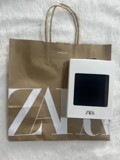 ZARA ブラック 二つ折り財布のサムネイル