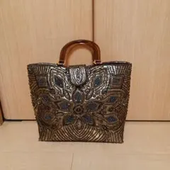 Item thumbnail for item c6e2d95c-59b8-4a5c-b7ca-551830b423bf