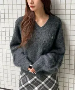 ALAND／AロゴシャギーVネックプルオーバー