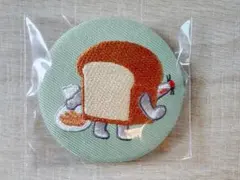 パンどろぼう　織刺繍 缶バッジ　柄8 はいってみよう　オリーブのサムネイル