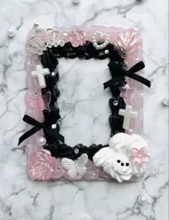 ホイップデコ　トレカケース　B 8サイズ　ピンク　ブラック　犬　クラウン　花