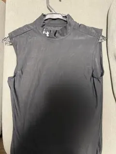 ★良品★Under Armour ブラック タートルネック ノースリーブ　L