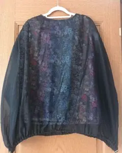 新品未使用　スカラー　イズスカラー　蝶花柄シアー重ねプルオーバー
