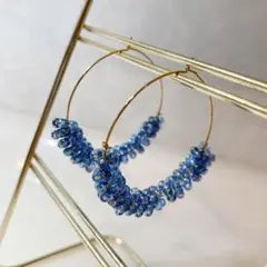 ハンドメイド　ガラスビーズフープピアス　クリアブルー