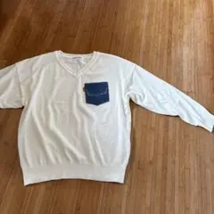 ロデオクラウンズ　バックプリントロゴ 白Vネックニット　フリー