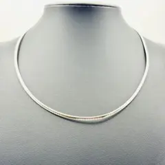 美品☆ITALY製☆SILVER925☆珍しいV字デザイン☆オメガネックレス 